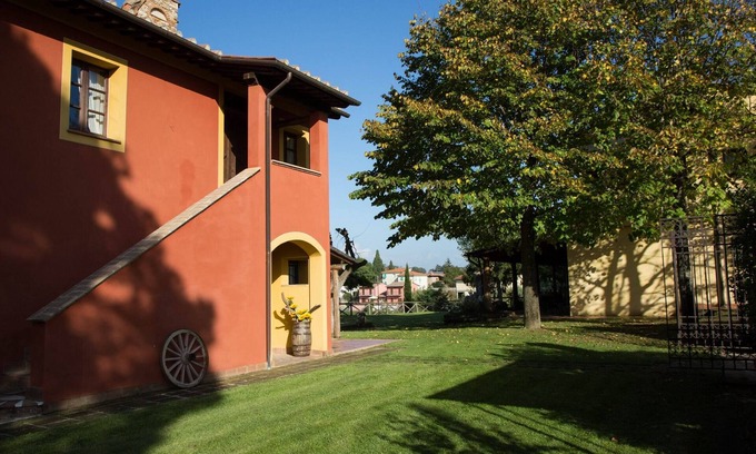 Lari Wohnung | Fewo in Lari, mit Klimaanlage und Terrasse, Pool, Restaurant, Wi-Fi, Dorfnah,Al