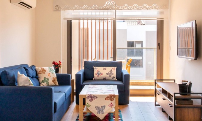 Sifne Mahallesi Wohnung | Flat w Pool and Balcony 5 min to Beach in Alacati