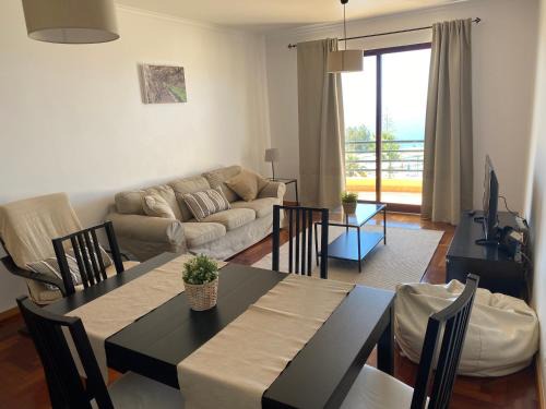 Canico Wohnung | FLH Garajau Balcony with Pool
