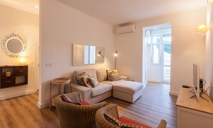 Alfama Wohnung | FLH Graça Charming Duplex with Small Pool
