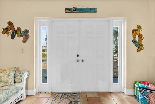 Holland By The Sea Haus | Flip Flop Bungalow with Pool