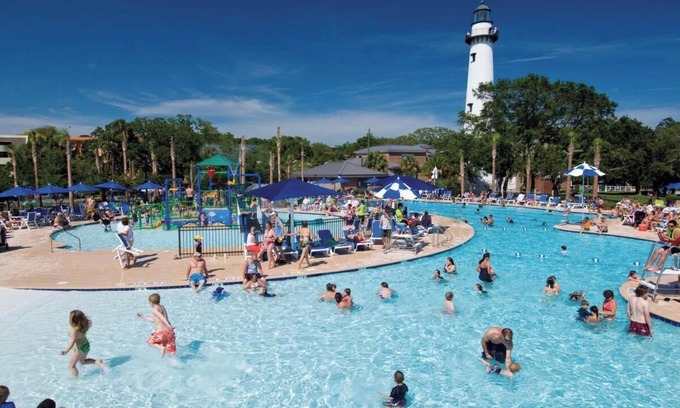 Saint Simons Island Haus | Flip Flop Paradise: St. Simons Island Duplex Sleeps 17