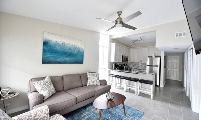 Orlando Beach Wohnung | Flip Flops and Bikini Tops #1 - Direct River Access