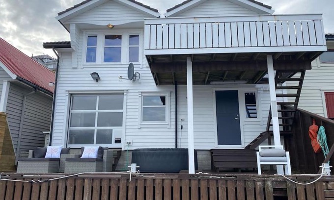 Bomlo Haus | Flott rorbu på idylliske Langevåg/Bømlo