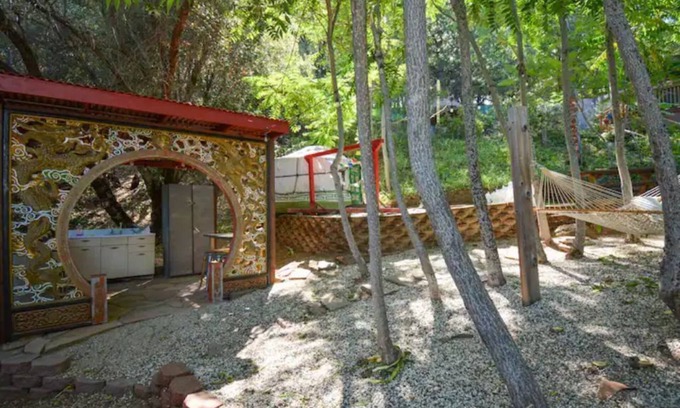 Colfax Haus | Foothills Yurt Glamping: Pool, Sauna & Hot Tub!