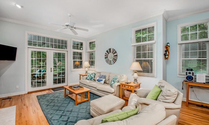 New Buffalo Haus | Forest Beach Getaway