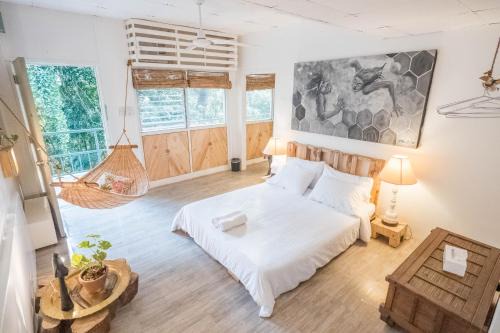 Morong Wohnung | FOREST Nest with Self-Service Breakfast - Birds, Monkeys, Pet Friendly with a Fee