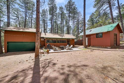 Strawberry Haus | Forest Views and Fire Pit Cozy Pine Cabin