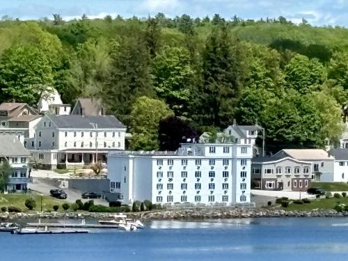 Bucksport Hotel | Fort Knox Inn