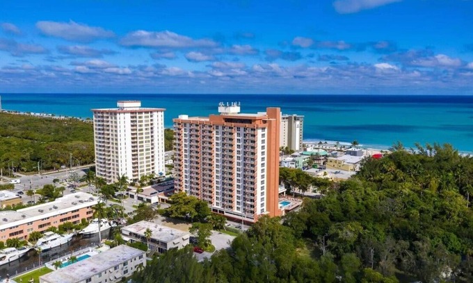 Birch Park Finger Streets Resort | Fort Lauderdale Beach Resort 1 Bedroom Suite; RATES ARE NEGOTIABLE!!!