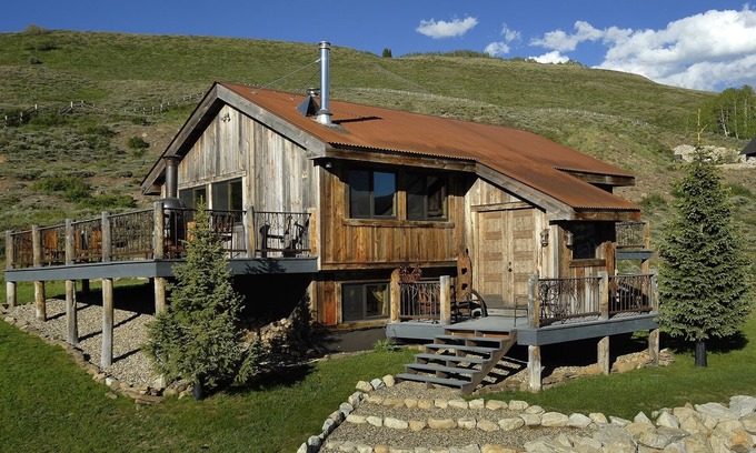 Crested Butte Kabine | Fox Den / High End Cabin Overlooking the Slate River! Hot Tub! Endless Views!