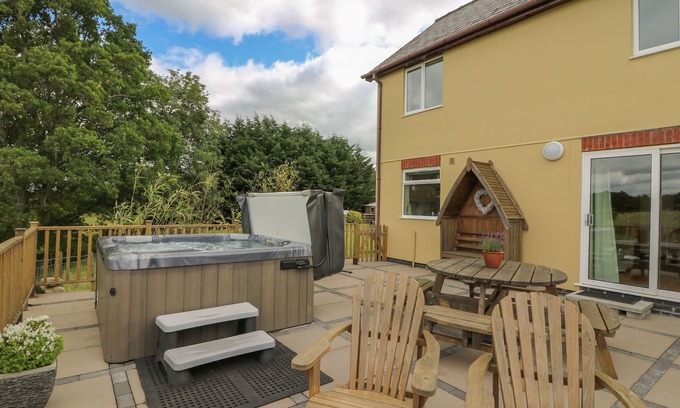 Disserth and Trecoed Hütte | Füchse Wiese, Howey