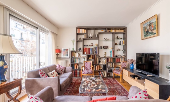 Auteuil Wohnung | Fragments in Time, by Veeve