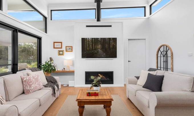 Berrara Haus | Frank and Coco's in Berrara