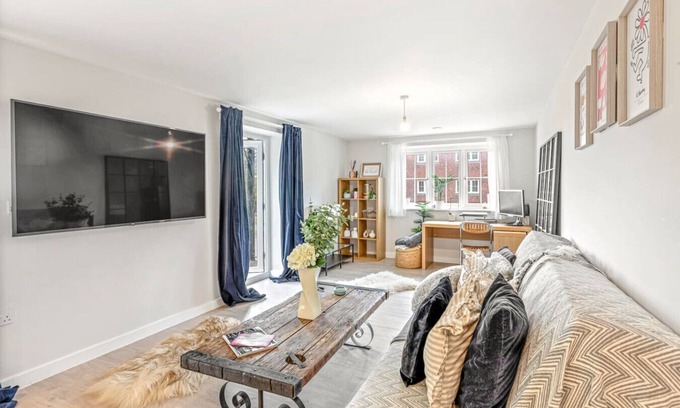 North Moreton Wohnung | Franklin Apartment - 2 Bed apartment with balcony