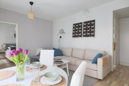 Pasila Wohnung | Fredika, modern 1br,Tripla Pasila prime location, gym, parking, train station near