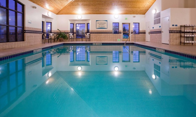 Maple Grove Eigentumswohnung | Frühstück kostenlos. Pool & Whirlpool. Fitnessstudio. Ideal für Geschäftsreisende!