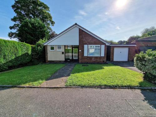 Gatley Haus | Free Parking Home In Gatley by City SuperHost