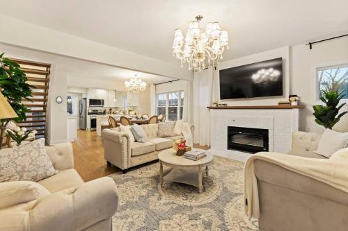 Glen Ellyn Haus | French Country Cottage