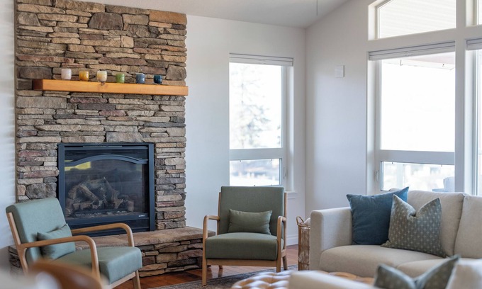 Davenport Haus | Friday Bay Retreat – Upper Level Getaway With Gorgeous Views