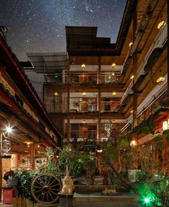 Gucheng Haus | Frigga Café Snow Mountain View