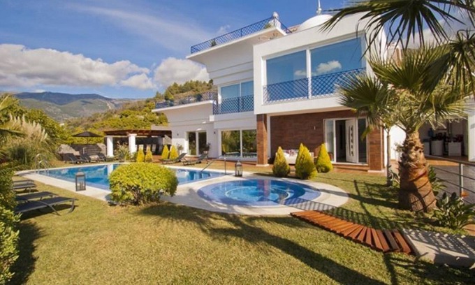 Canillas de Albaida Villa | Frigiliana Getaway: 3-Bedroom Villa with Private Pool and Stunning Views