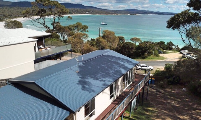 Binalong Bay Haus | Front Row Beachfront