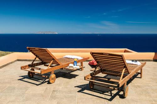 Kea Haus | Front Row Seat to the Aegean by Neuvel