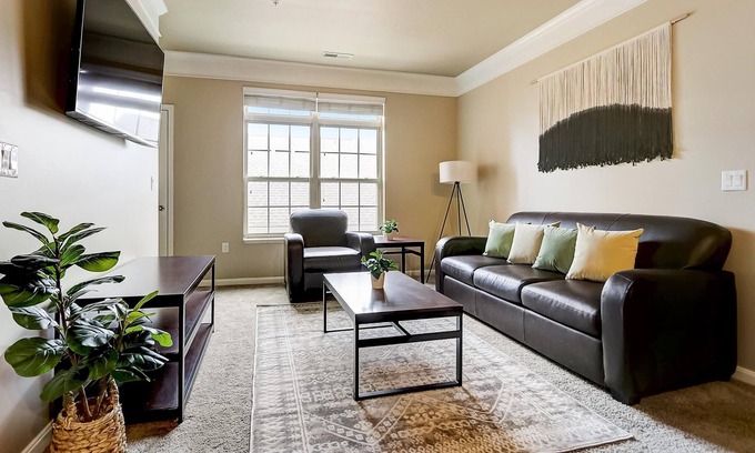 Roseland Wohnung | Frontdesk | 2 BR Close to Notre Dame