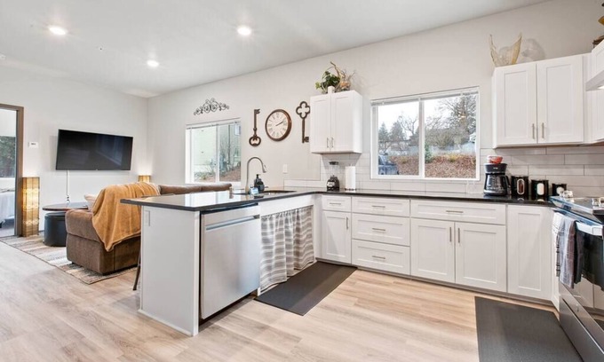 South Perry District Wohnung | Full ADA Unit! - 2 Bed 2 Bath Unit Near Downtown!