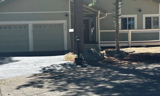 Tahoe Paradise Haus | Fully furnished house in quiet neighborhood perfect for a family or professional