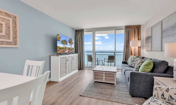 Downtown Myrtle Beach Eigentumswohnung | Fully Updated 1BR Oceanfront Oasis at Oceans One