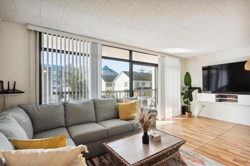 Midtown Ocean City Wohnung | Fun & Comfy Beachside Getaway ~ King Bed ~ Balcony