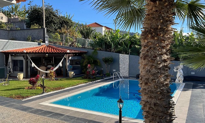 Sao Roque Wohnung | Funchal Apt- Sleeps 2 - Pool & Parking - Madeira