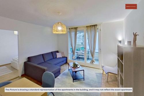 Seebach Wohnung | Functional 3BR Stay with Balcony