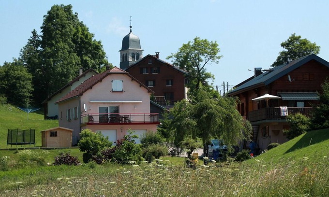 Bellefontaine Hütte | Möblierter Bungalow im Herzen des Dorfes