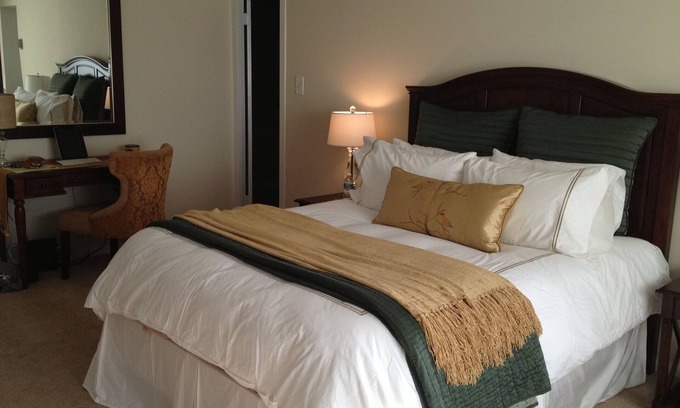 West End Eigentumswohnung | Besuchen Sie oder ziehen Sie nach Washington DC, einfach in diesem wunderschön eingerichteten Studio, wöchentlich oder monatlich