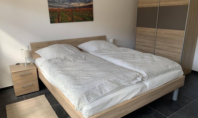 Gimmeldingen Bed & Breakfast | Gästezimmer Mandelgarten - Weingut und Gästehaus Ferckel