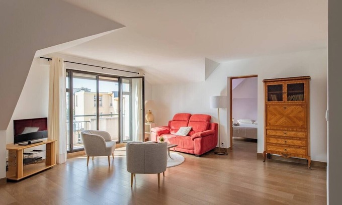 Notre-Dame Wohnung | Géranimus Versailles: Notre-Dame
