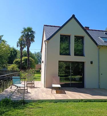 Amanlis Haus | Gîte à côté de " la Java bleue" en bord de rivière