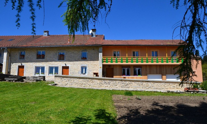 Prenovel Wohnung | Gîte complet, propre et confortable "Les Montagnards". Un petit animal accepté.