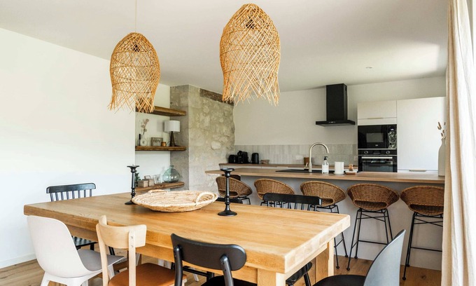 Premanon Wohnung | Gîte de charme avec vue panoramique dans une ferme en pierre rénovée