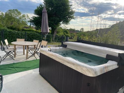 L'Etoile Haus | Gîte des 5 cépages avec jacuzzi 3 étoiles