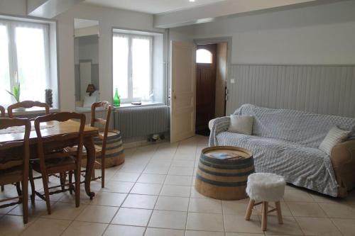 Lancie Haus | Gîte Fleurs de Gamay au coeur du Beaujolais