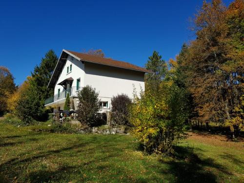 Bonlieu Haus | Gîte grande capacité au calme circuit Cascades du Hérisson