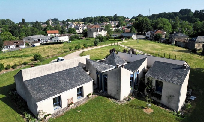 Latronquiere Hütte | Gîte in architect-designed house