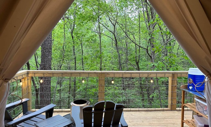 Talladega Kabine | G-6 Glamp in Bohamia - 268 acre forest retreat