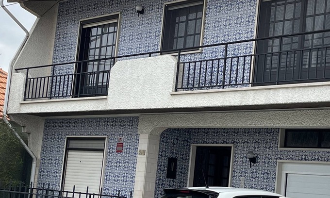 Ilhavo Haus | Gafanha da Nazare-Veneza de Aveiro-Praia da Barra-Costa Nova-sleeps16 big groups