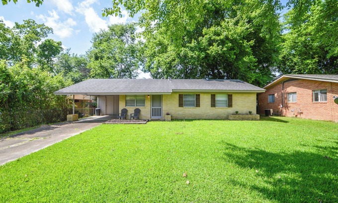 Starkville Haus | Game Day Getaway-Walk to Stadium