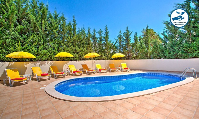 Montechoro Villa | Games Room & Heatable Pool – Albufeira